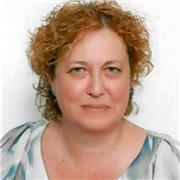 Insegnante impartisce lezioni di economia aziendale